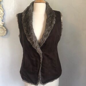 Crosby Brown Faux Suede & Fur Vest w/Single button snap closure Size Medium